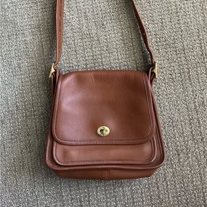 BROWN Coach Rambler 9061 - Excellent Used Condition